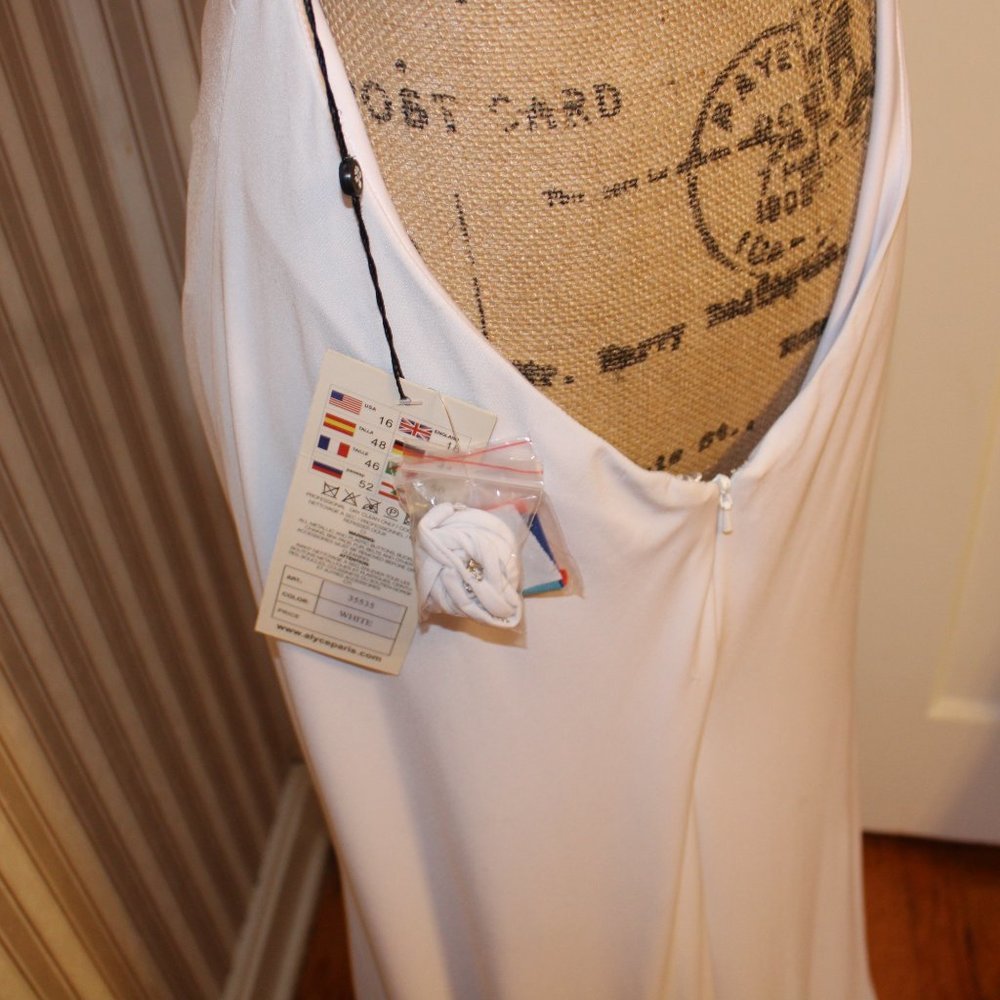 NWT Stunning Alyce Paris White Prom Dress with Gold Accent - Picture 8 of 9